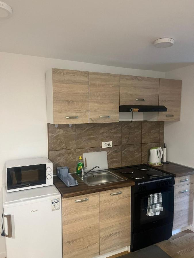 Studio Apartman Nada Zagabria Esterno foto